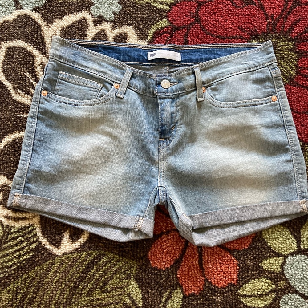 Levi shorts brand new never worn